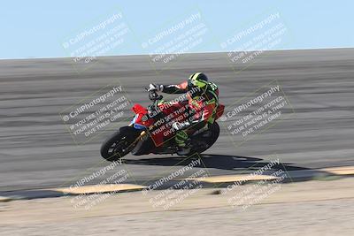 media/Oct-13-2025-Moto Forza (Mon) [[a66d839500]]/3-B Group/Session 2 (Bowl)/